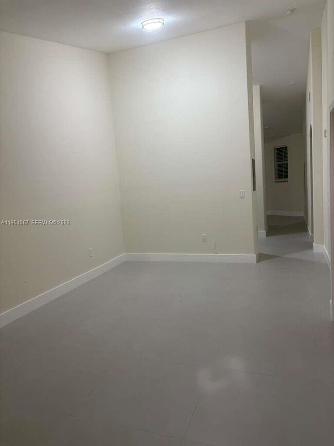 Foto del edificio - 1663 SE 27th Dr