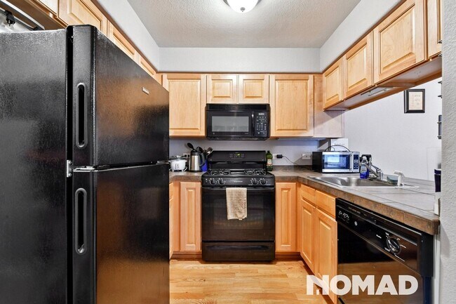 Building Photo - Charming 1BR Condo in Beautiful Boulder (N...