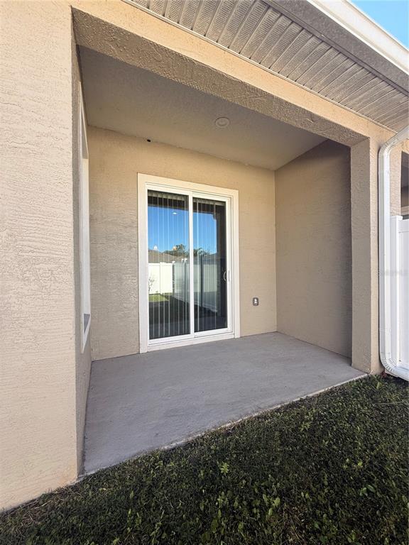 Building Photo - 5 Rosecroft Ln