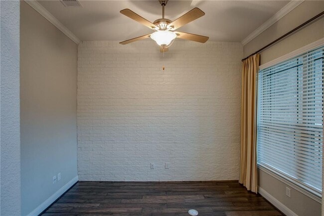 Foto del edificio - 820 Anahuac Dr