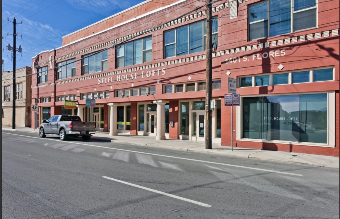 Steel House Lofts - 1401 S Flores St