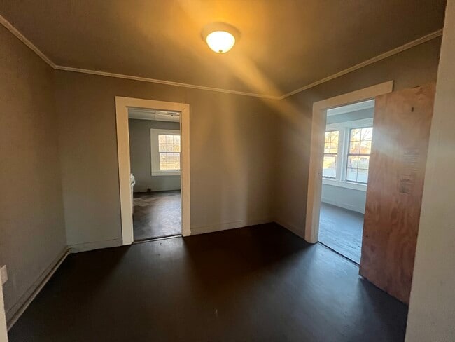 Building Photo - 1200 W Pleasure Ave