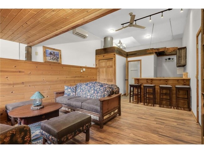 Building Photo - 15340 W Sunrise Cir