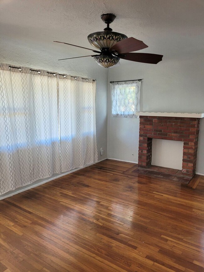 Foto del edificio - Charming 3 bedroom / 1 Bath House