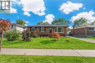 Building Photo - 110 Pinehurst Dr