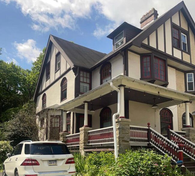 Building Photo - 120 Greenwood Ave