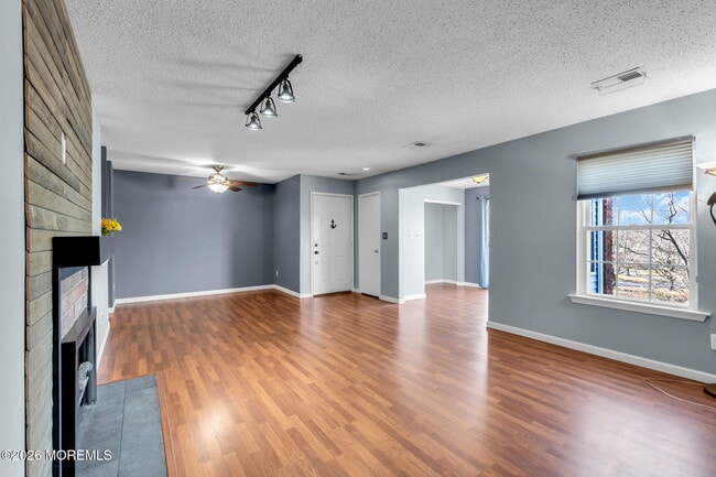 Foto del edificio - 106 Frontier Way