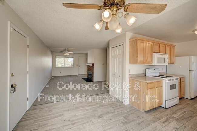 Building Photo - 9916 W Walker Pl