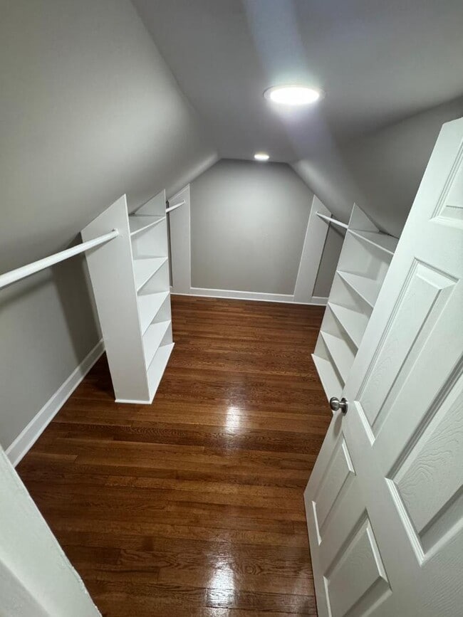 Foto del edificio - 4502 Elmwood Rd