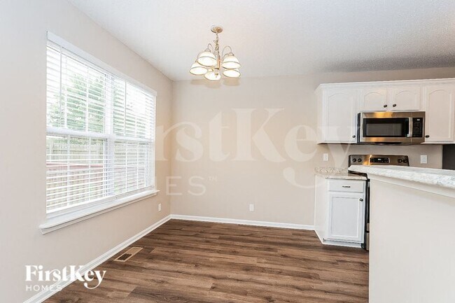 Foto del edificio - 3831 Man O War Blvd