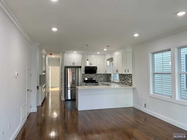 Building Photo - 231 Cleveland Ave