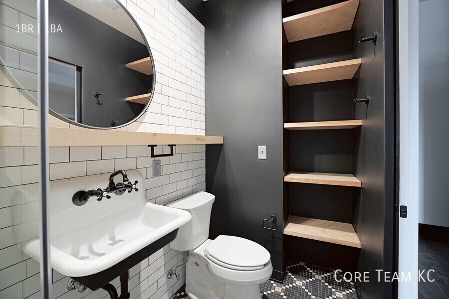Foto principal - 310 E 39th St