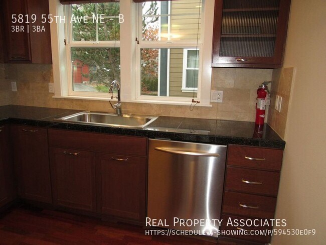 Foto del edificio - 5819 55th Ave NE