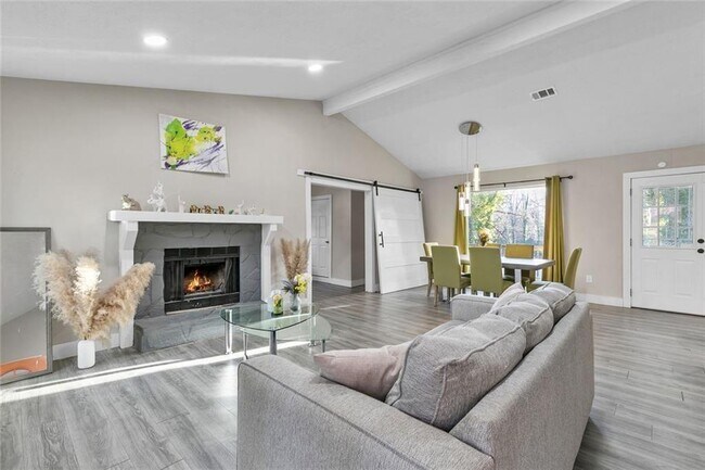 Foto del edificio - 494 Plainville Dr SW