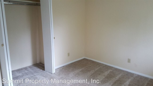 Foto del edificio - 4857 Country Club Ln