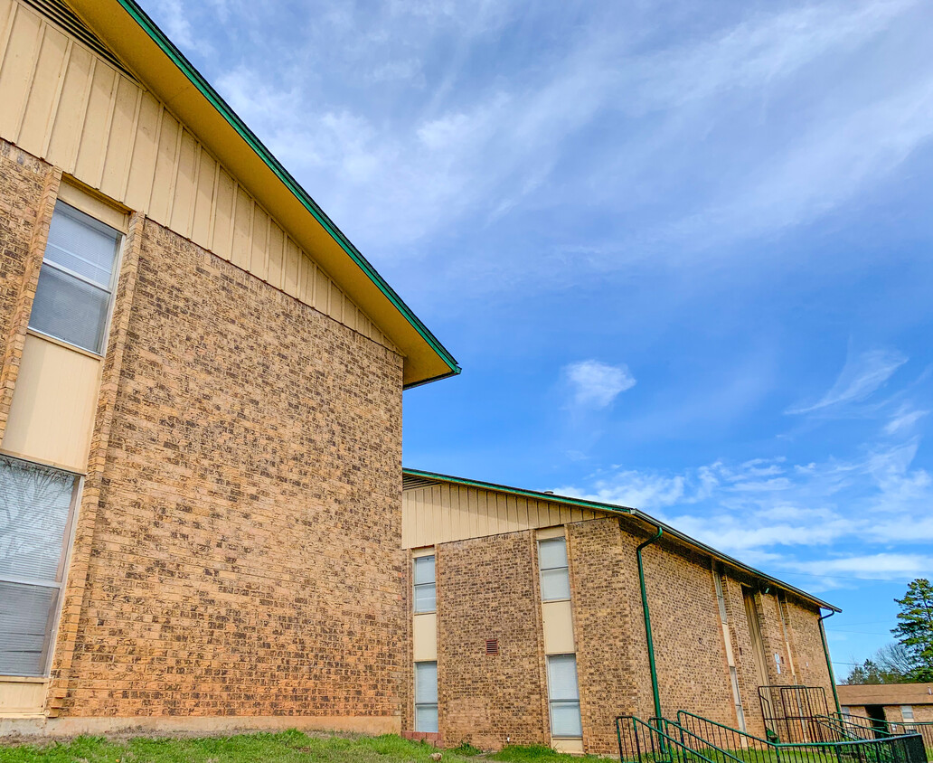 Building Photo - Ward Plaza Apartments