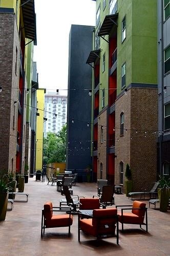 Foto del edificio - 911 W 21st St