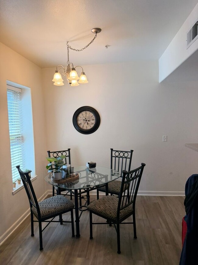 Foto del edificio - Awesome 2Bed 2Bath Condo Small Dog Considered!!!