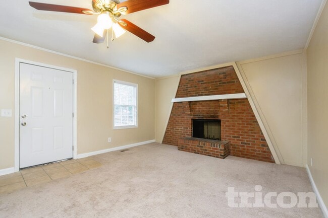 Building Photo - 55 Henson Cir