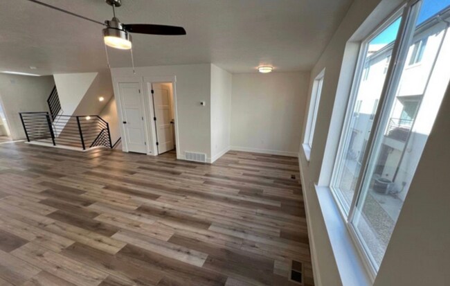 Building Photo - 383 S 650 E