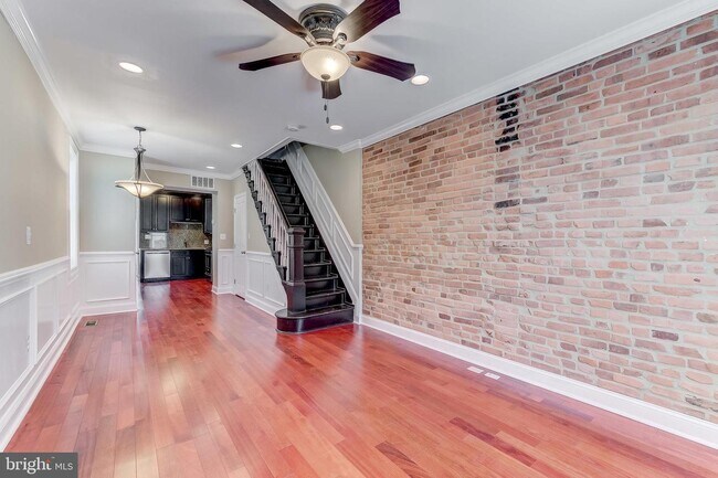 Building Photo - 801 S Robinson St