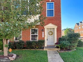 Building Photo - 2711 Coppersmith Pl