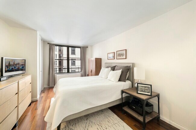 Foto del edificio - 2250 Broadway