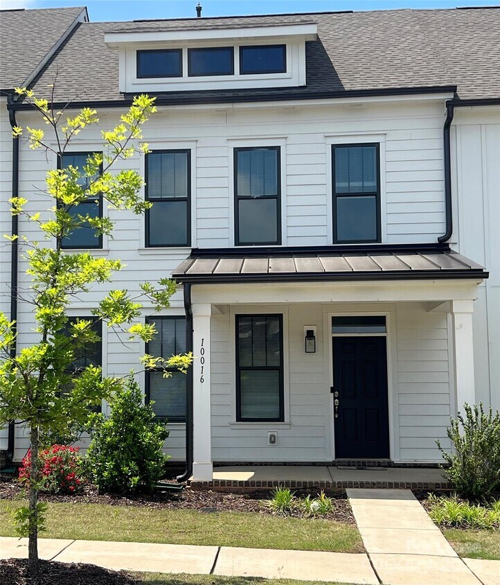 Foto principal - 10016 Tuckers Walk Ct NW