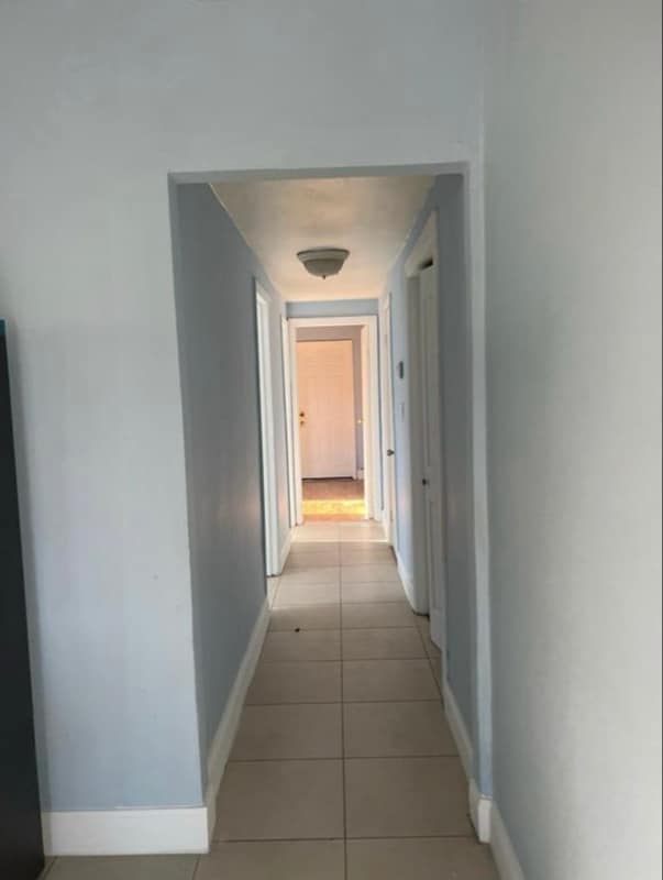 Building Photo - 519 NW 10th Ave