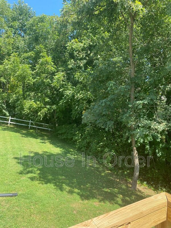 Foto del edificio - 6 Twin Oaks Dr