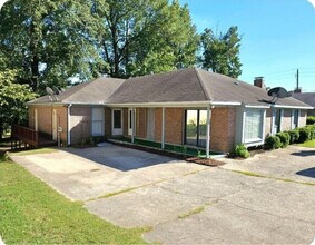 Building Photo - 6206 Olde Towne Dr