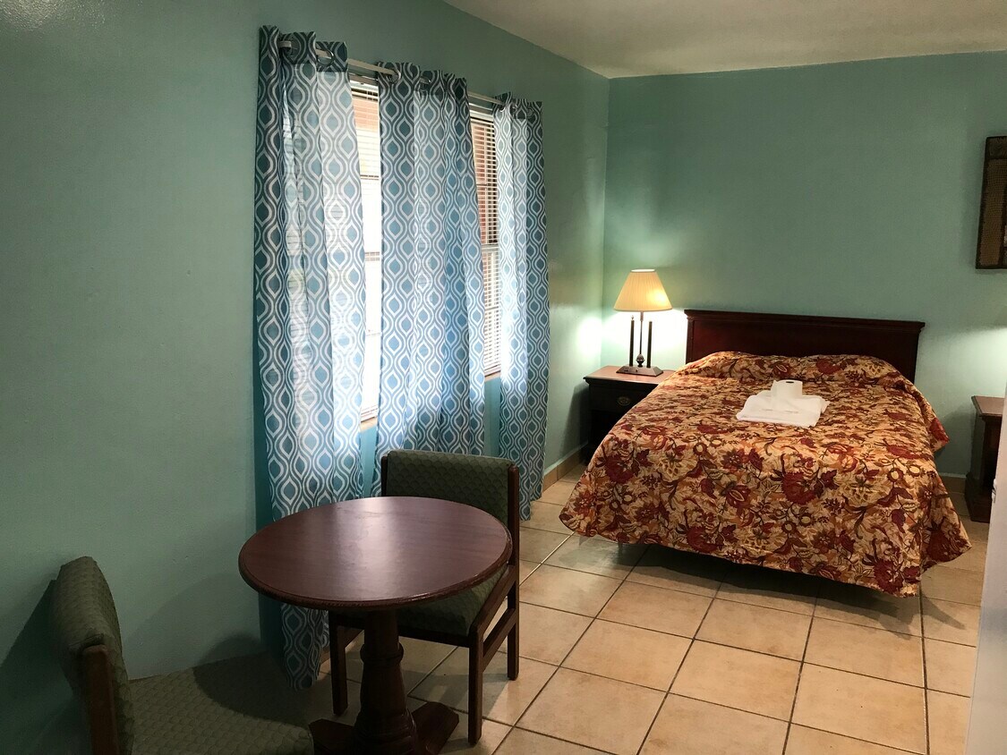 1627 S Byron Butler Pky, Perry, FL 32348 Apartments Perry, FL