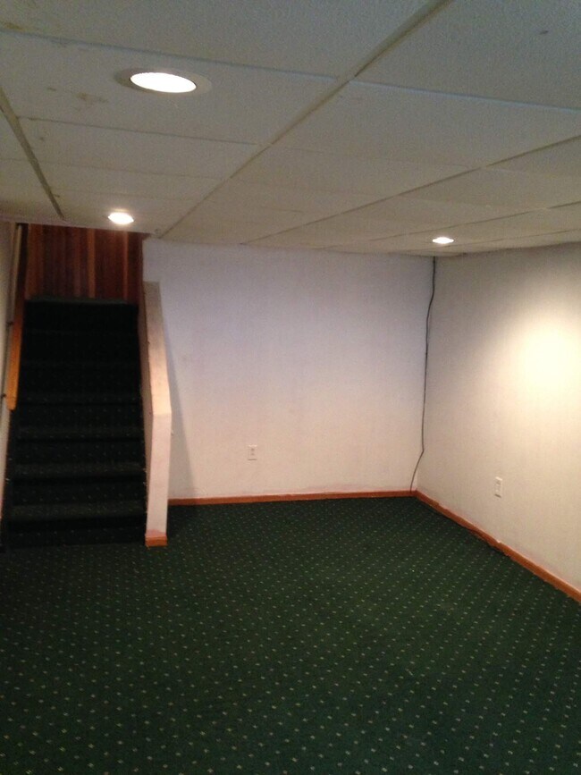 Building Photo - 27 Bluebell Ln