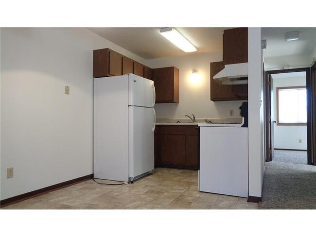 Building Photo - 200 10th Ave SE