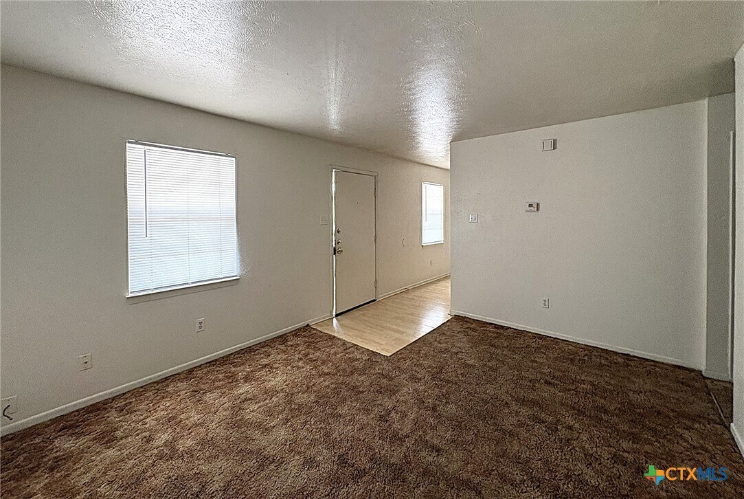 Foto principal - 702 N 1st St