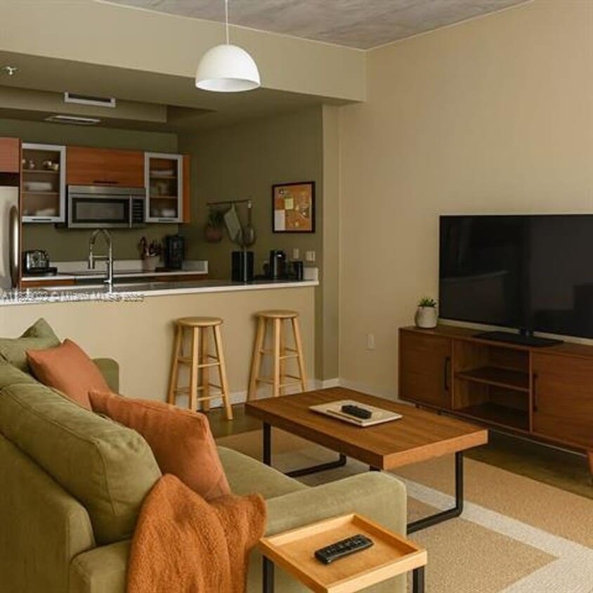 Foto principal - 3449 NE 1st Ave