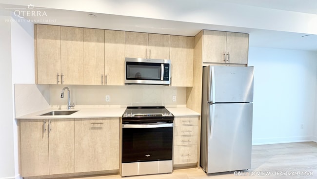 Building Photo - 2545 Simcoe St N