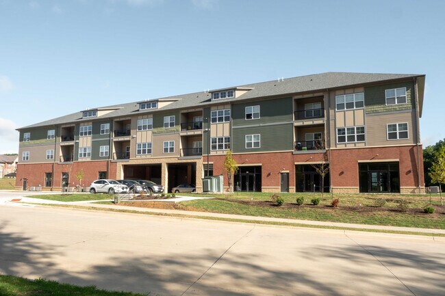 Building Photo - 1100 Kennedy Pkwy