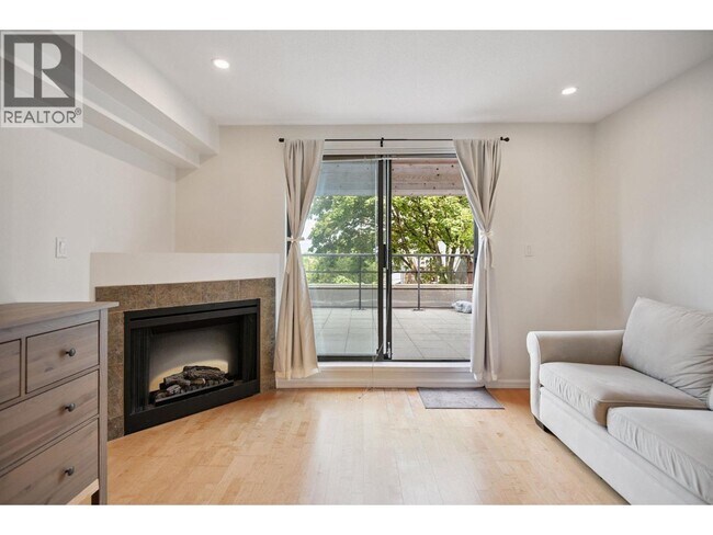 Photo du bâtiment - 997 W 22nd Ave