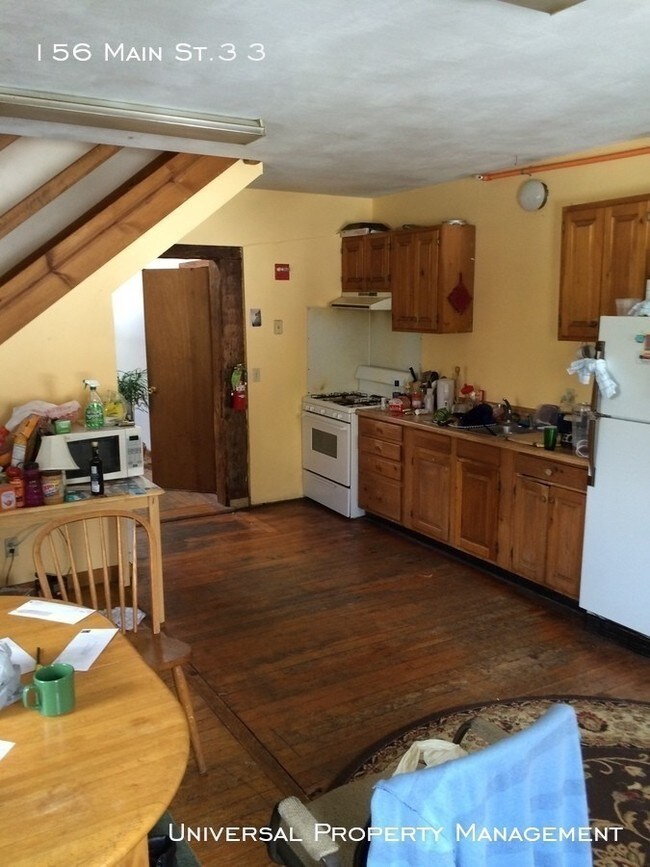 Building Photo - 3 bedroom rental in downtown Newmarket