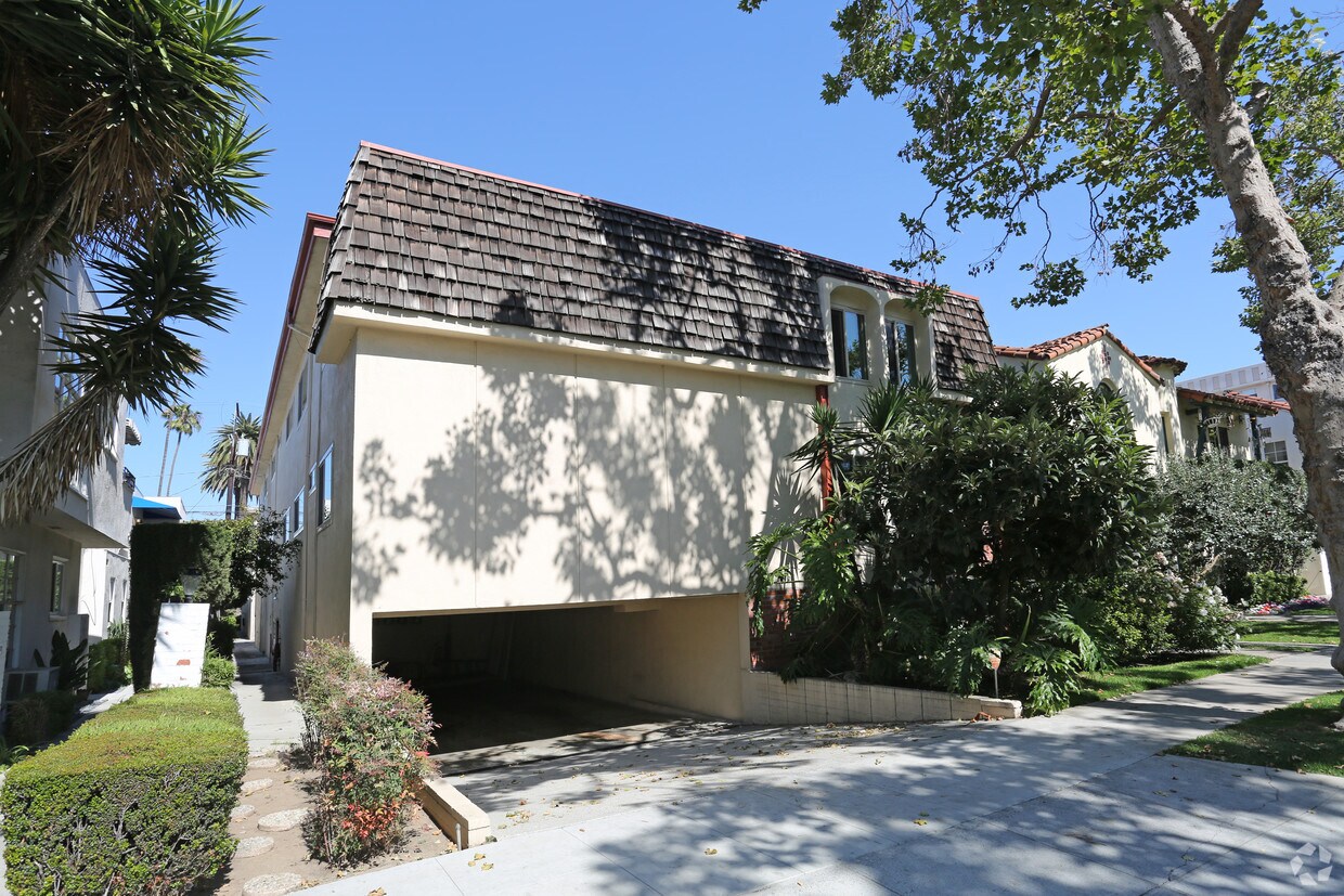 Primary Photo - 430 S Maple Dr