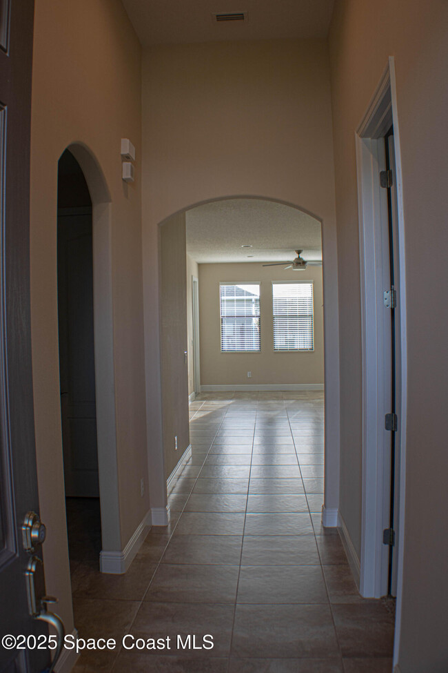 Building Photo - 7518 Bluemink Ln