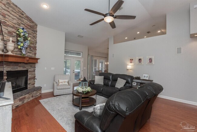 Building Photo - 5070 High Pointe Dr