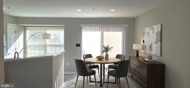 Foto del edificio - 13804 Churchville Dr