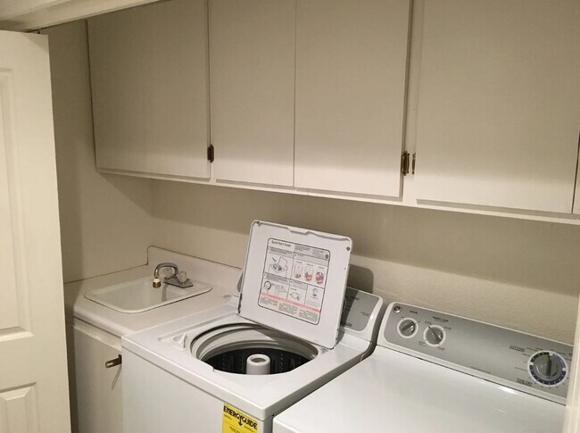 Foto del edificio - 6 Brickway Ct