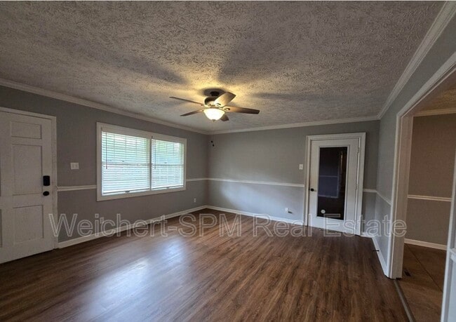 Building Photo - 3120 Old Medina Rd