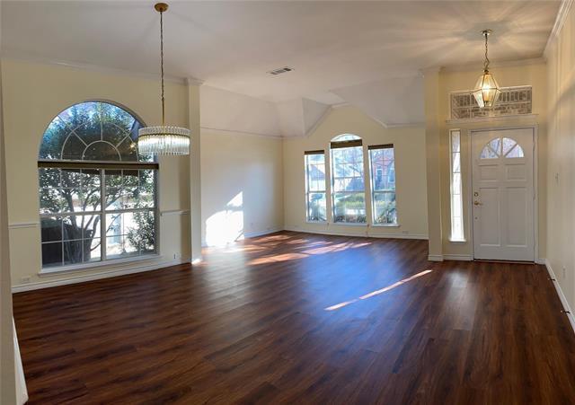 Building Photo - 1500 Shadow Crest Dr