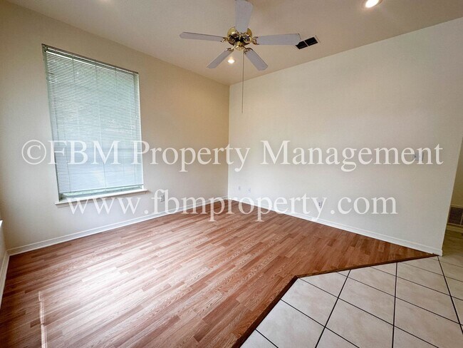 Foto del edificio - Mckinney 1001  / Wain- JT-NM