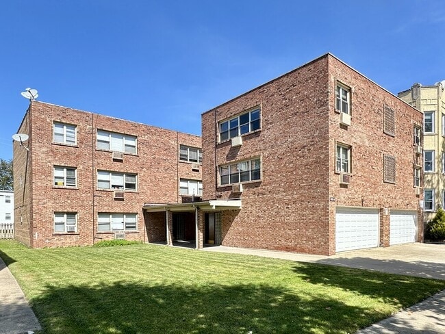 Building Photo - 4924 Mulford St