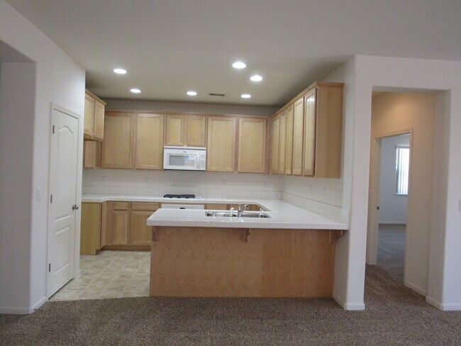 Building Photo - 535 Luciana Drive